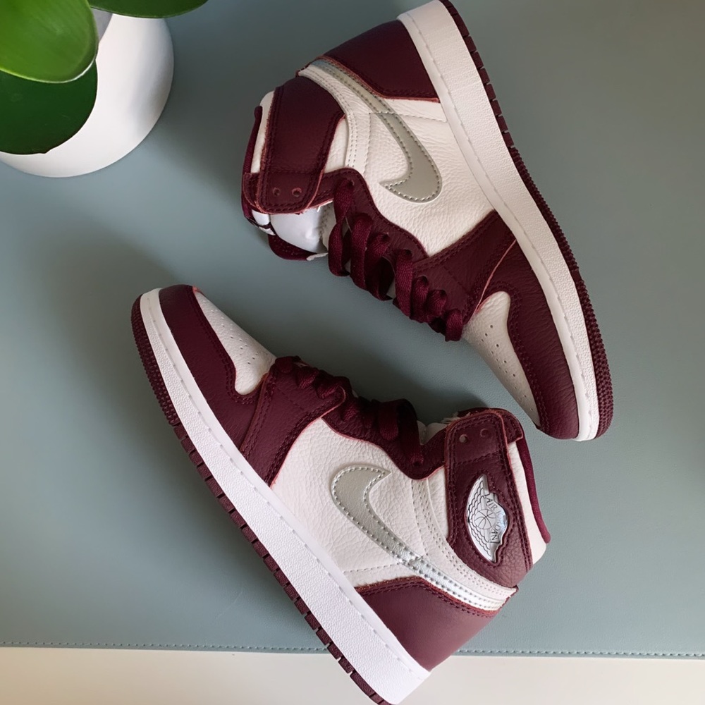 Air Jordan 1 Retro High OG GS - Picture 7 of 11